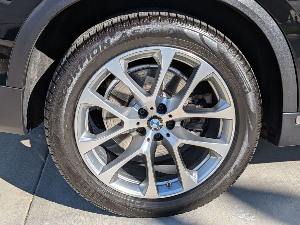 Used 2022 BMW X5 xDrive40i w/ Climate Comfort Package image 12