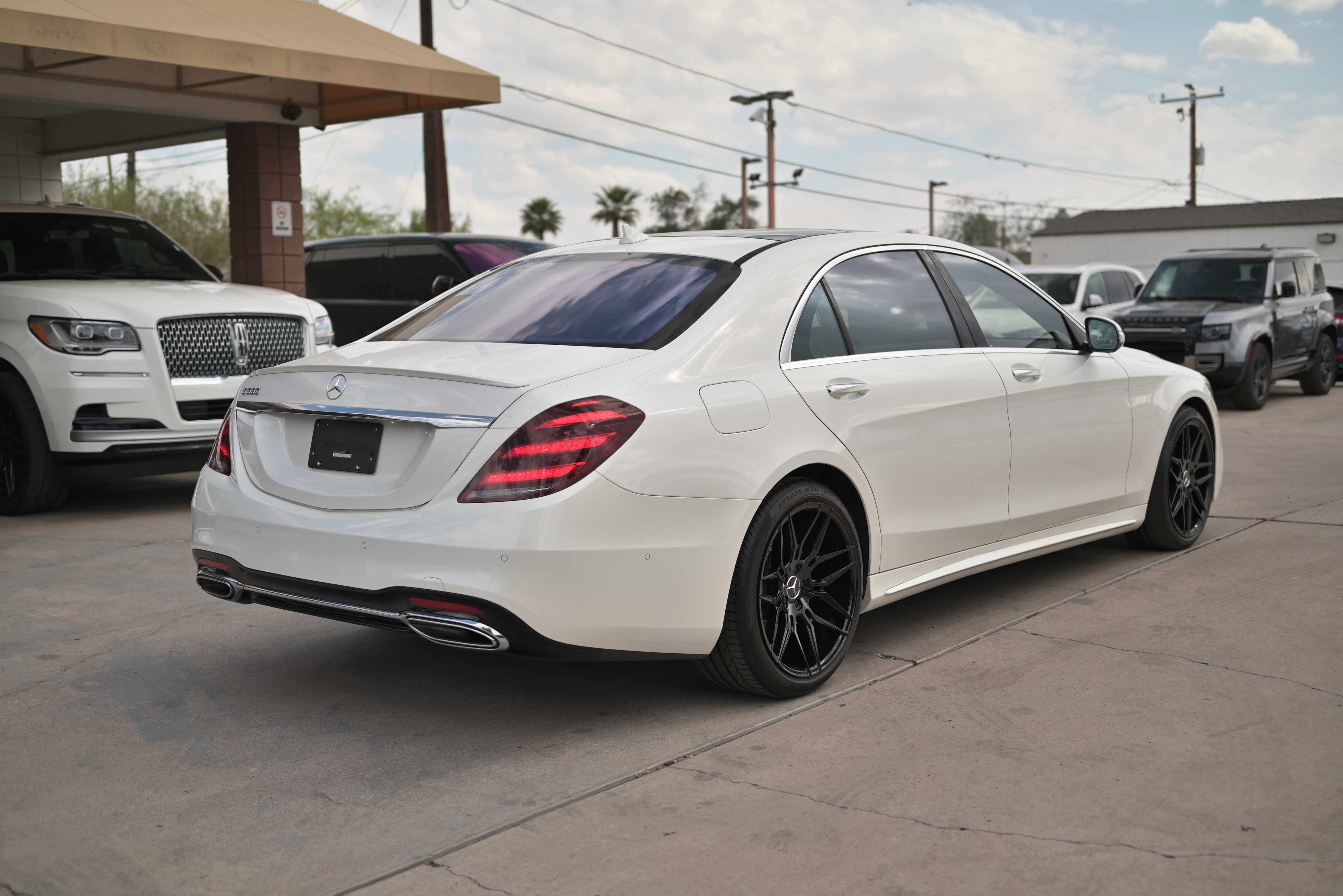 Used 2019 Mercedes-Benz S 560 Sedan w/ AMG Line Exterior image 4