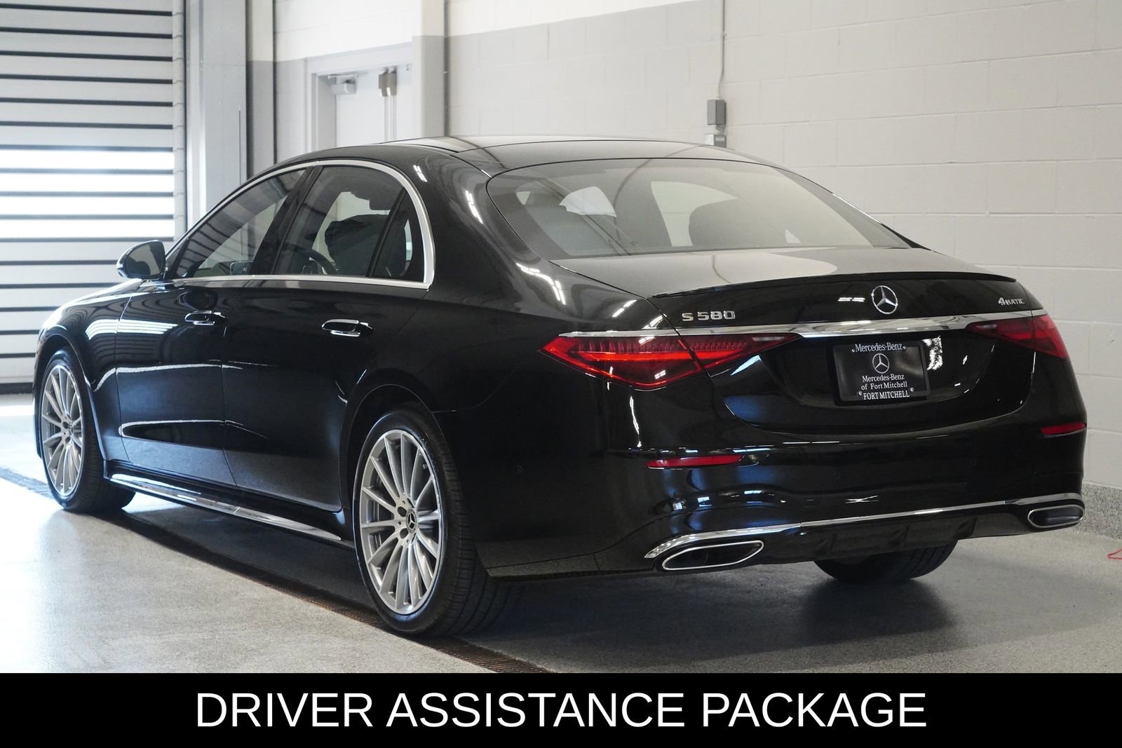 Used 2023 Mercedes-Benz S 580 4MATIC Sedan image 4