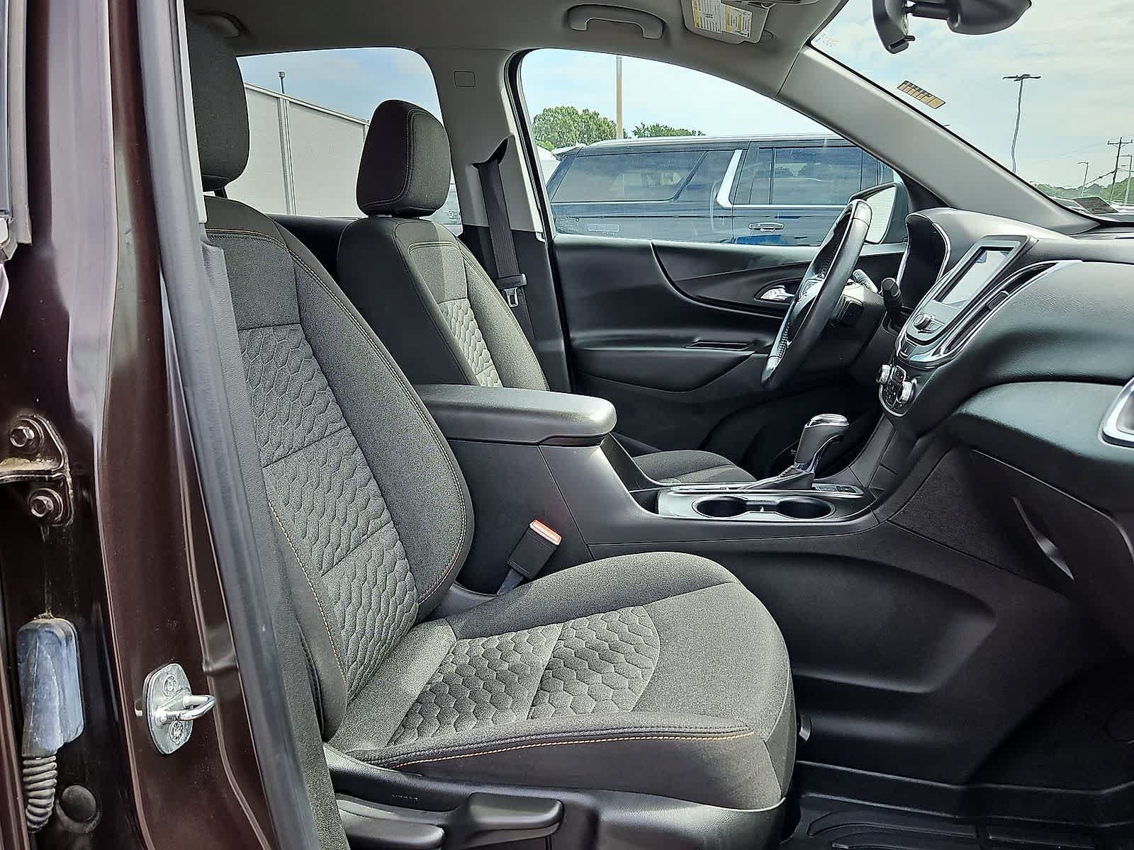 Used 2020 Chevrolet Equinox LT AWD/4WD image 32