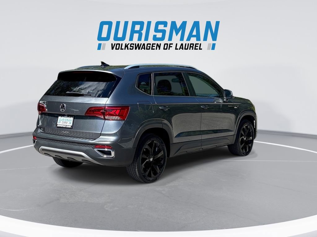 Used 2023 Volkswagen Taos SE w/ Black Wheel Package FWD image 8