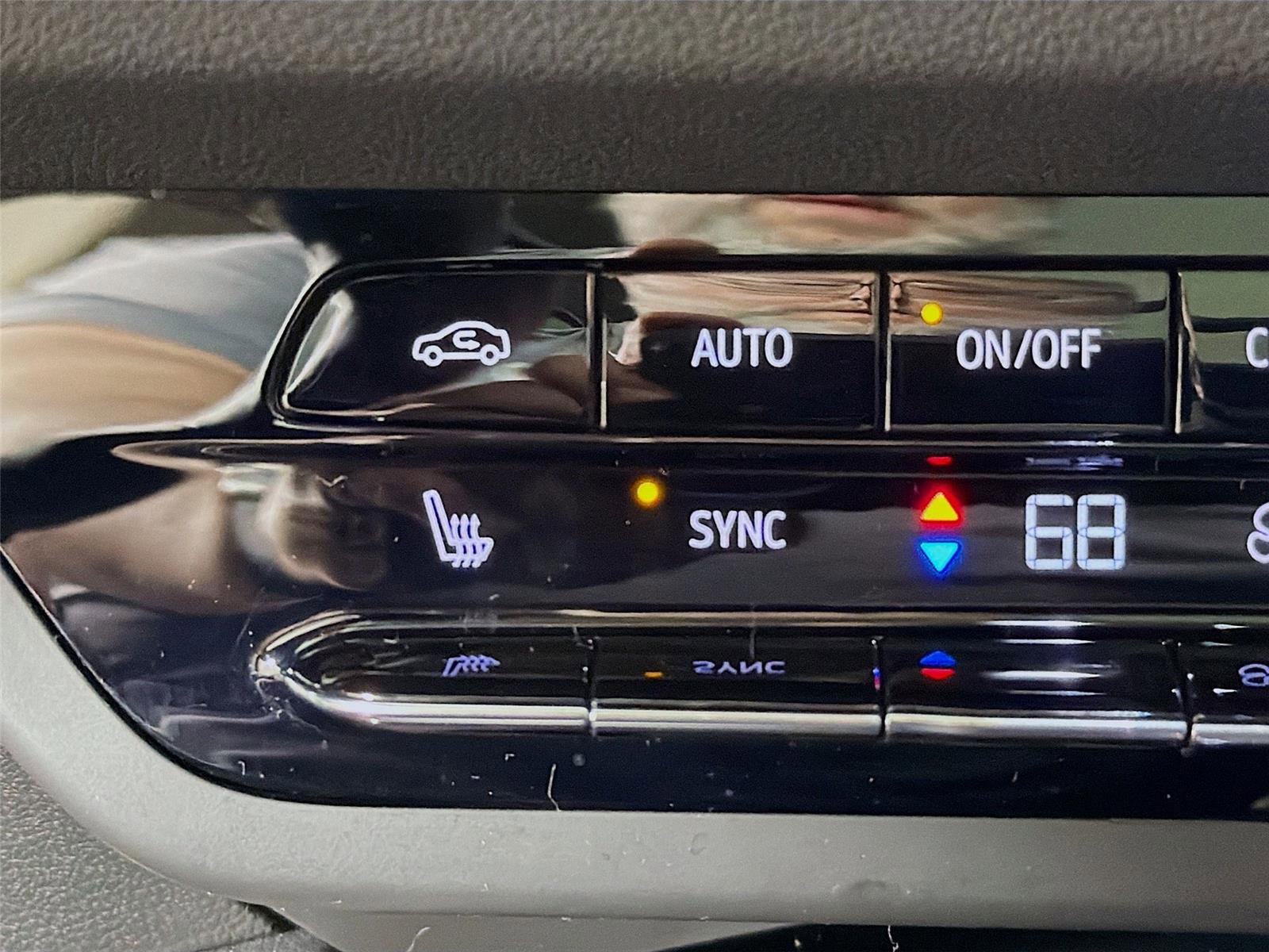 Used 2023 Buick Envision Essence w/ Sport Touring Package AWD/4WD image 21