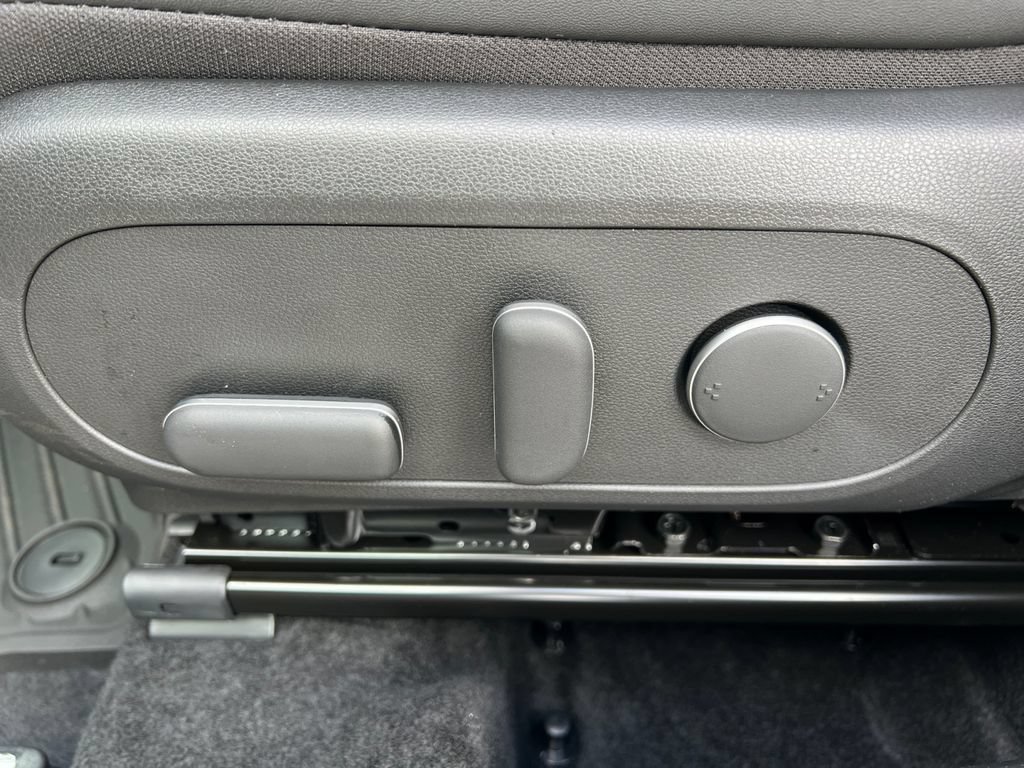 New 2026 Hyundai Kona SEL Premium FWD image 16