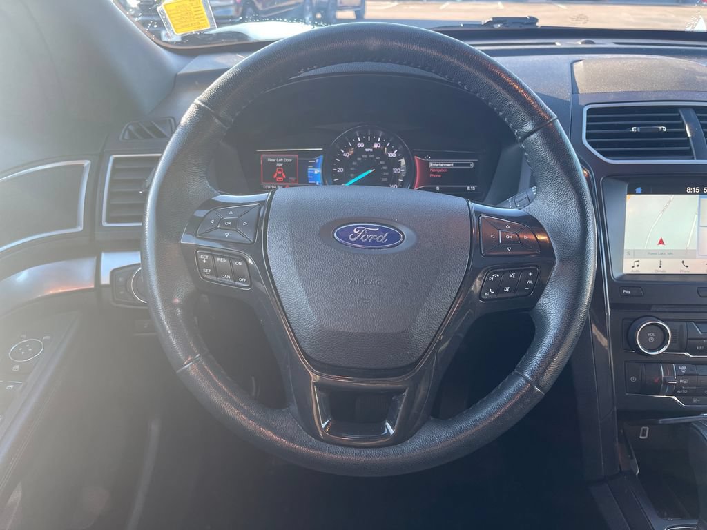 Used 2017 Ford Explorer XLT w/ Equipment Group 202A AWD/4WD image 21