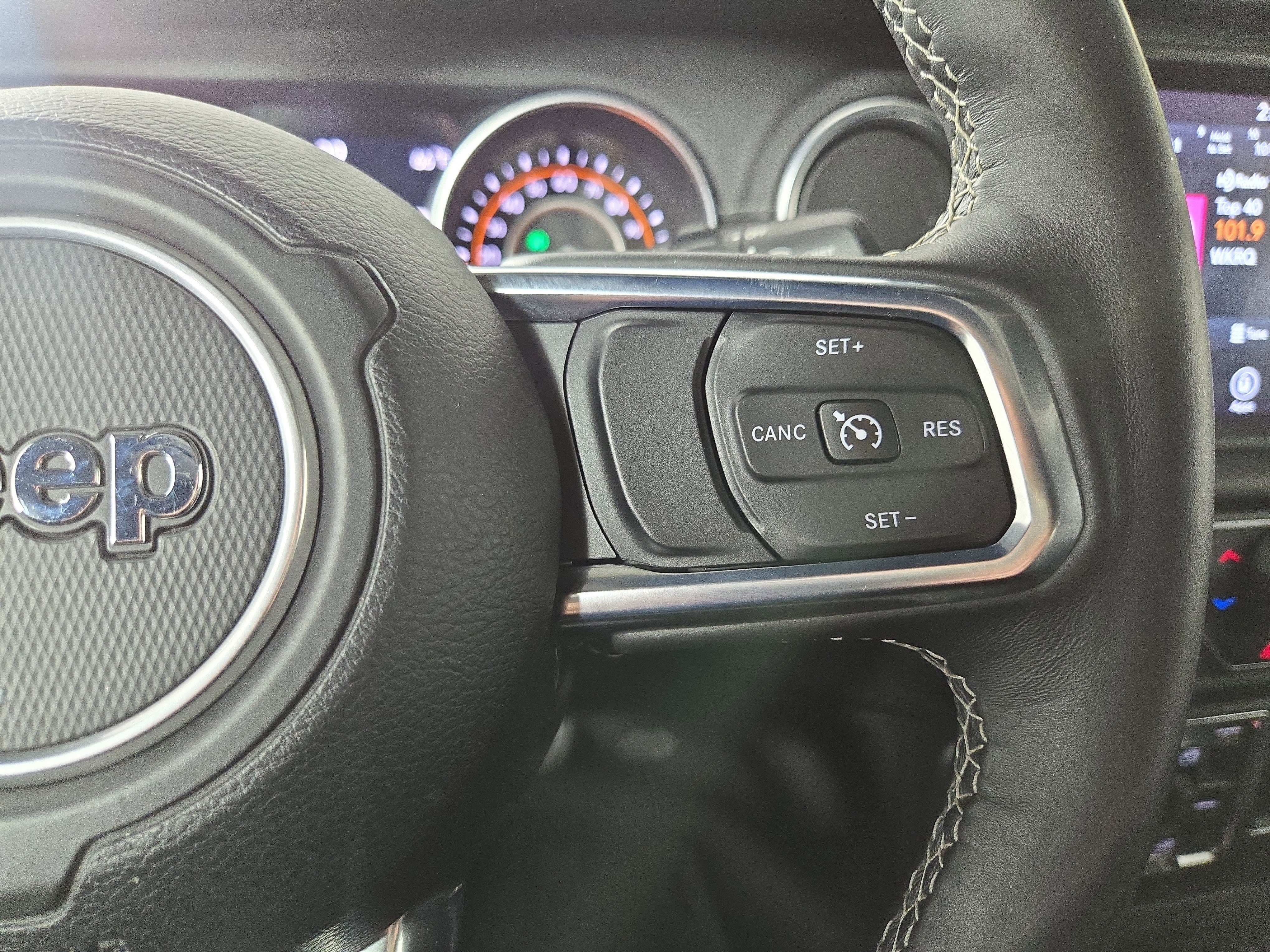 Used 2018 Jeep Wrangler Unlimited Sahara w/ Quick Order Package 24M Moab image 17