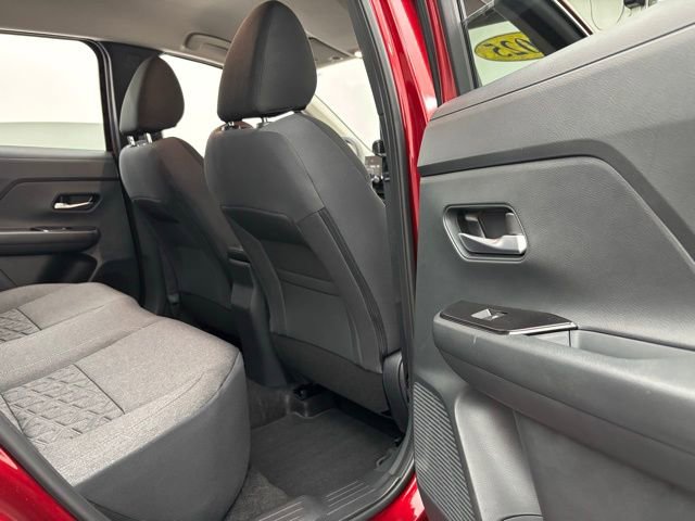 Used 2025 Nissan Kicks SV image 31