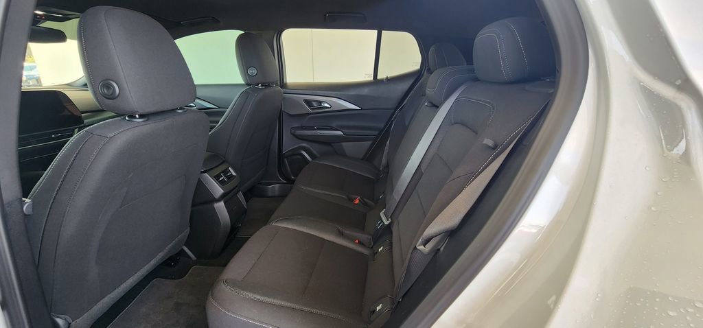 Used 2026 Chevrolet Equinox EV LT image 17