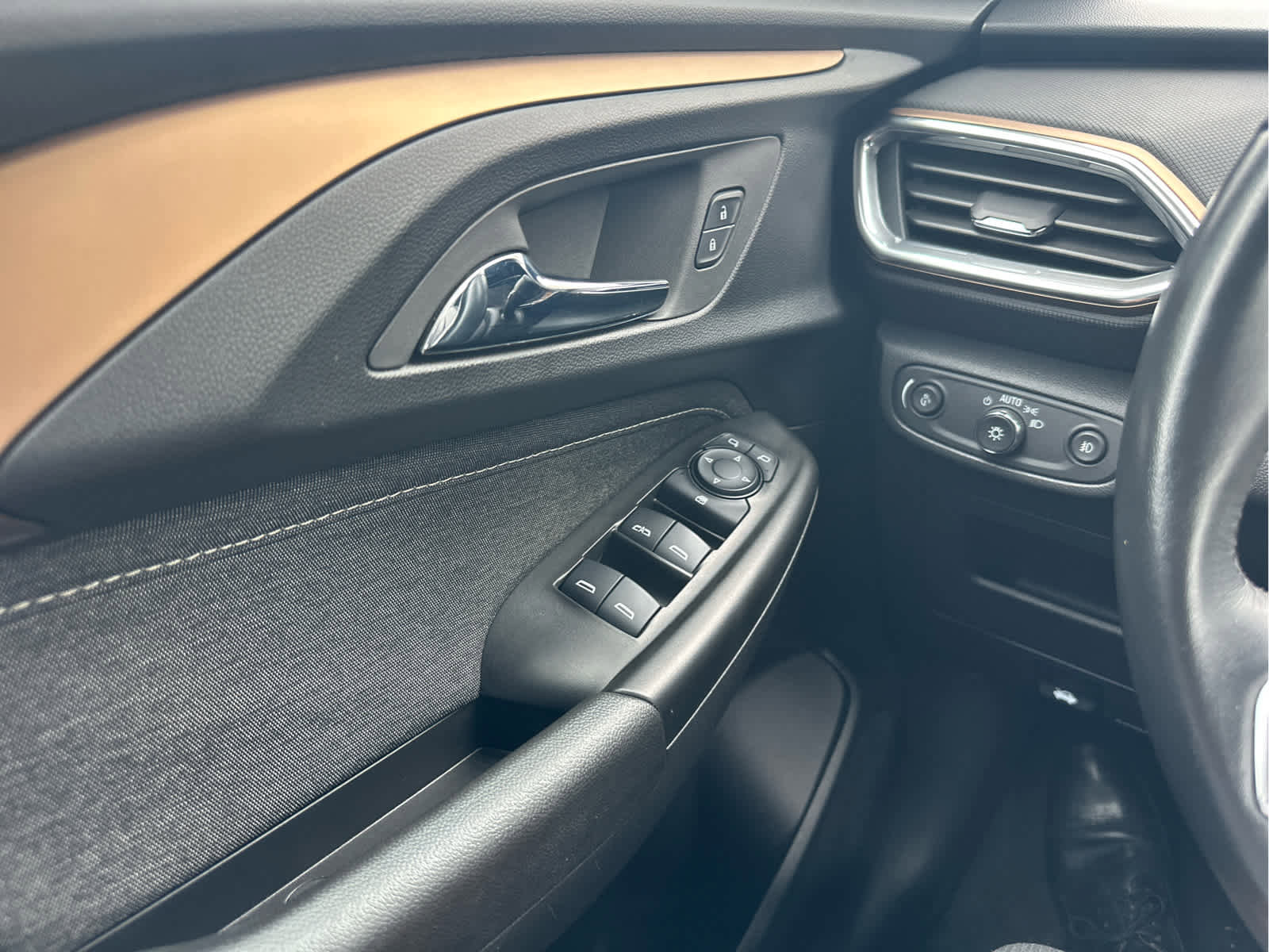 Used 2023 Chevrolet TrailBlazer ACTIV image 17