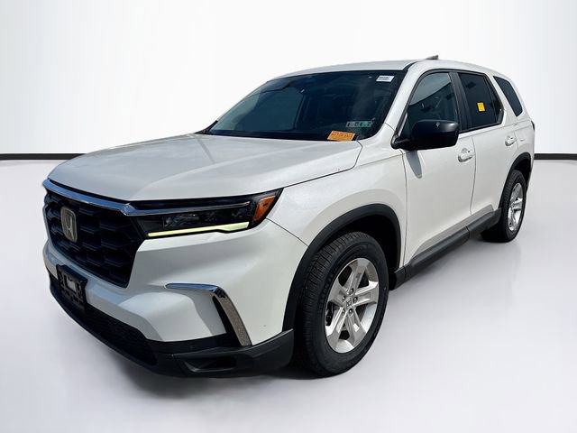 Used 2023 Honda Pilot LX image 3