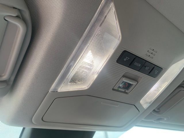 Used 2025 Toyota RAV4 XLE image 20