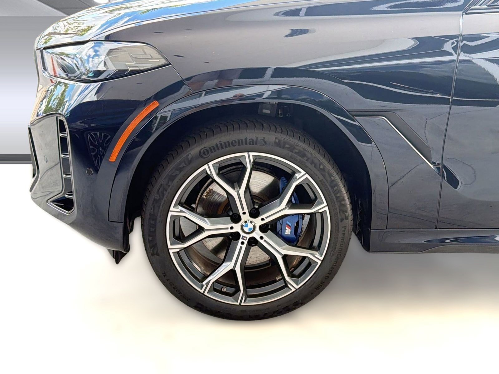 Used 2025 BMW X6 xDrive40i w/ Climate Comfort Package AWD/4WD image 11