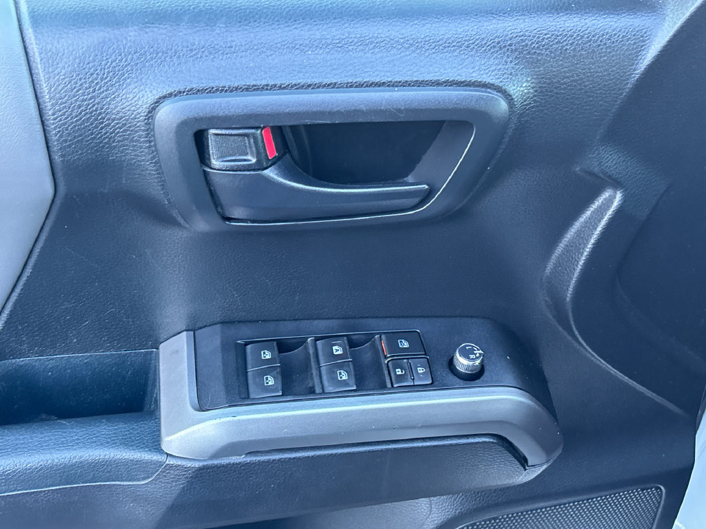 Used 2017 Toyota Tacoma SR5 w/ Tow Package RWD image 25