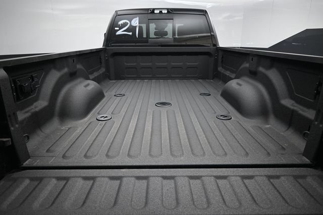 New 2026 RAM 3500 Laramie AWD/4WD image 17