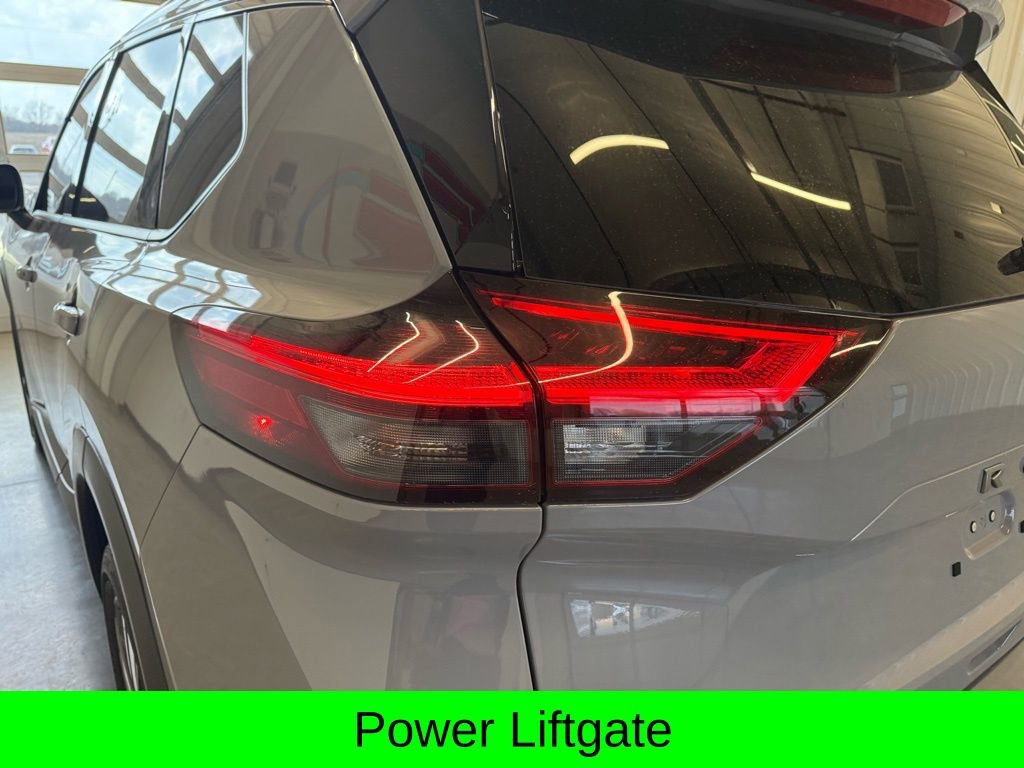 Used 2025 Nissan Rogue SL w/ SL Premium Package image 9
