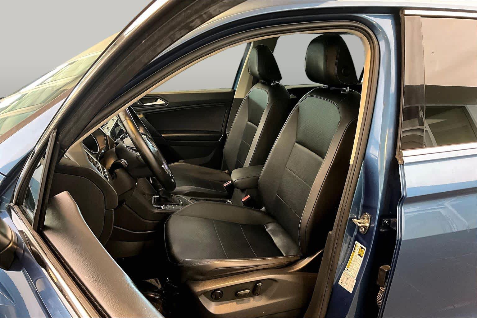 Used 2019 Volkswagen Tiguan SE w/ Panoramic Sunroof Package FWD image 8