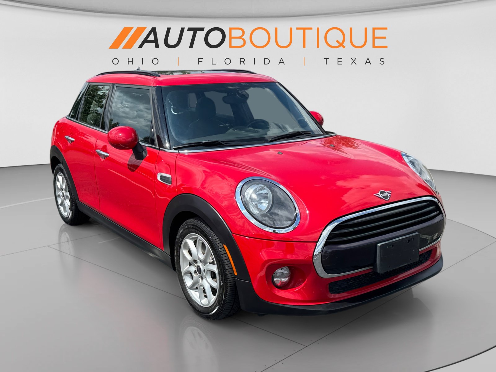 Used 2019 MINI Cooper 4-Door Hardtop FWD image 7