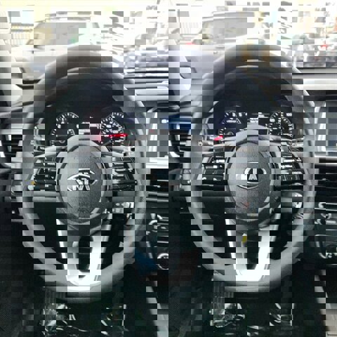 Used 2019 Kia Optima LX image 12