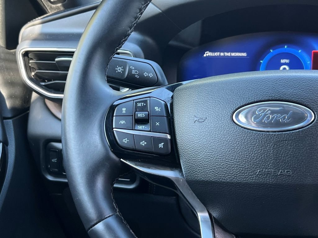 Used 2024 Ford Explorer Platinum w/ Technology Package AWD/4WD image 27
