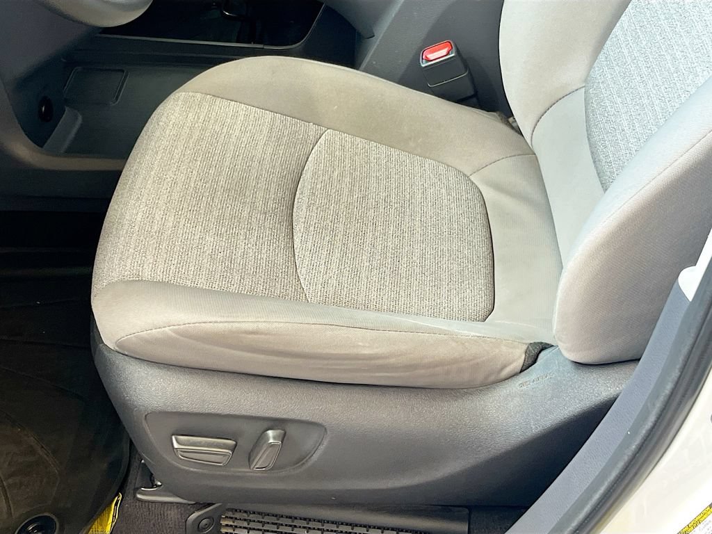 Used 2023 Toyota Sienna LE FWD image 18