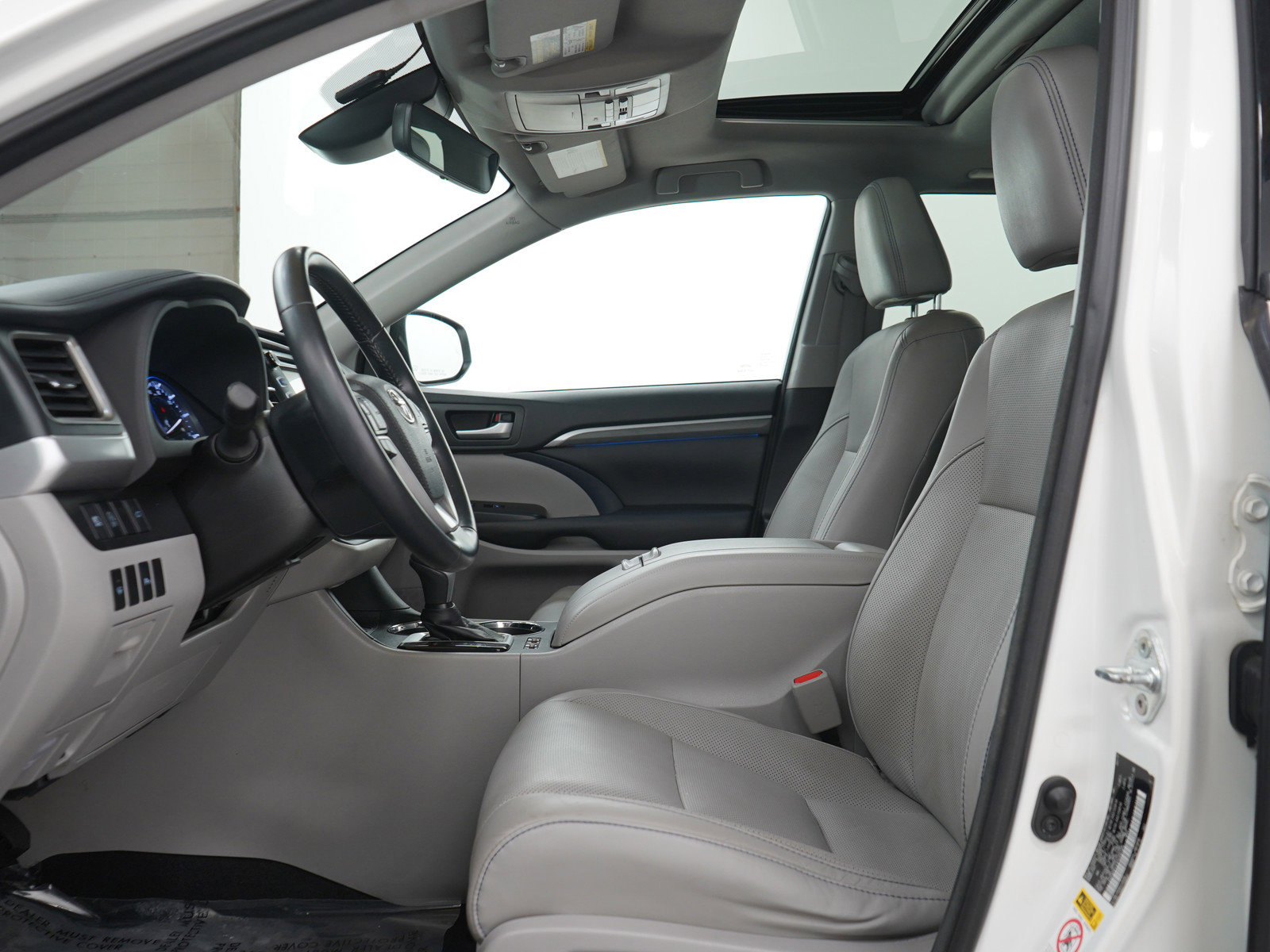Used 2017 Toyota Highlander Limited AWD/4WD image 27