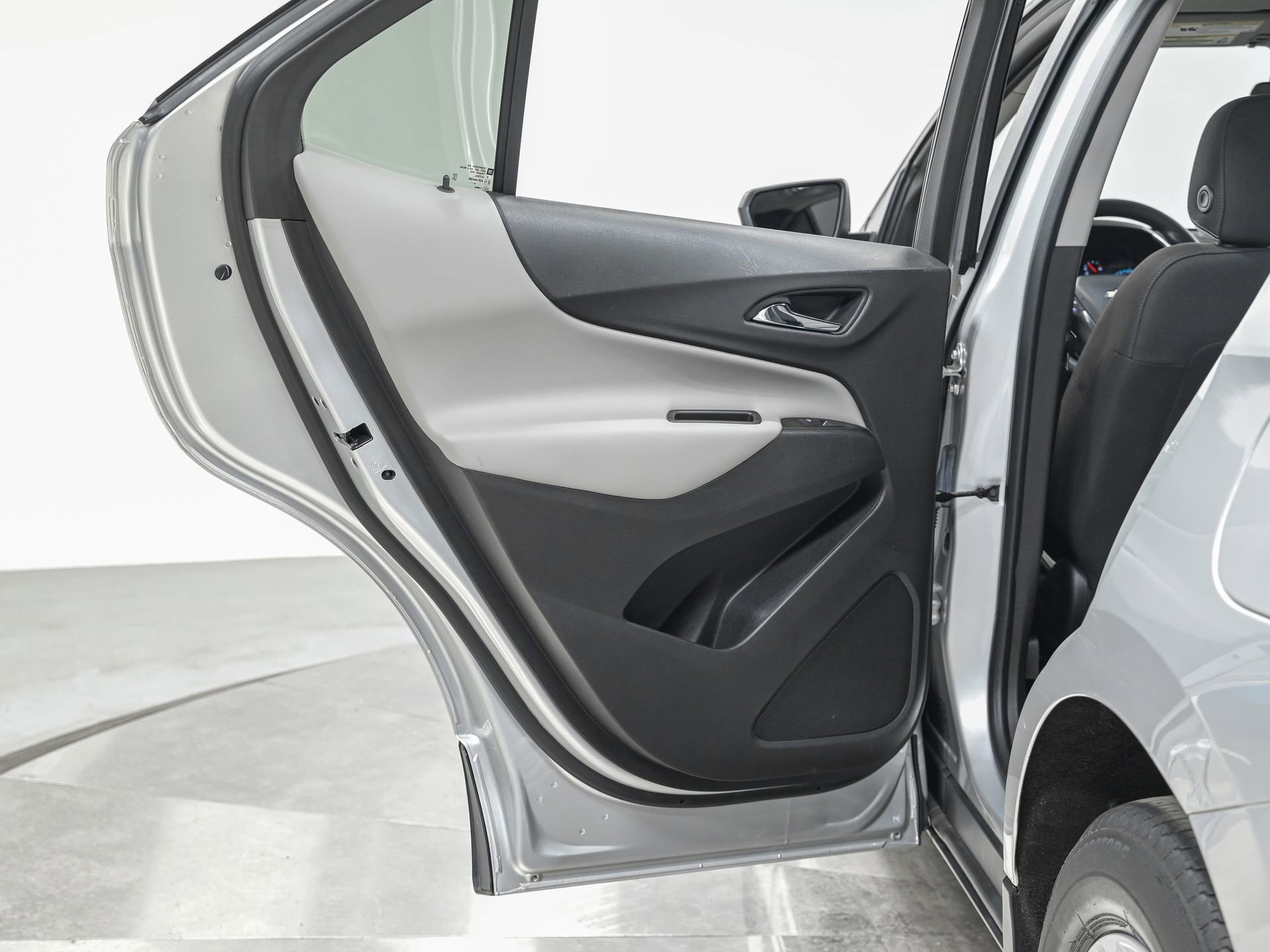 Used 2021 Chevrolet Equinox LS w/ LS Convenience Package image 25