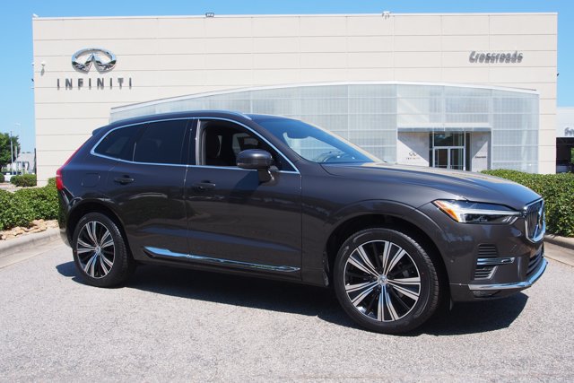Used 2023 Volvo XC60 B5 Ultimate w/ Protection Package Premier FWD image 1