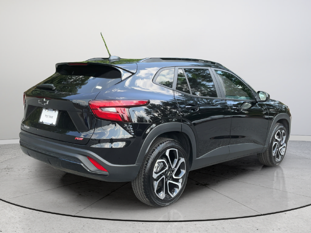 Used 2024 Chevrolet Trax RS FWD image 6