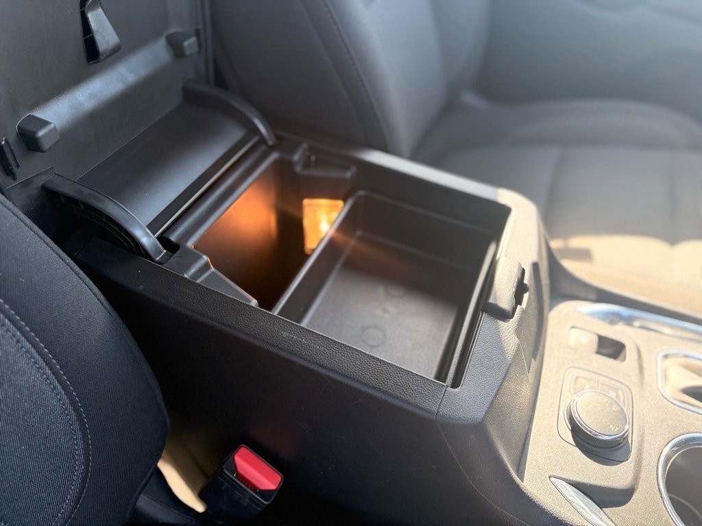 Used 2023 Chevrolet Traverse LT image 18