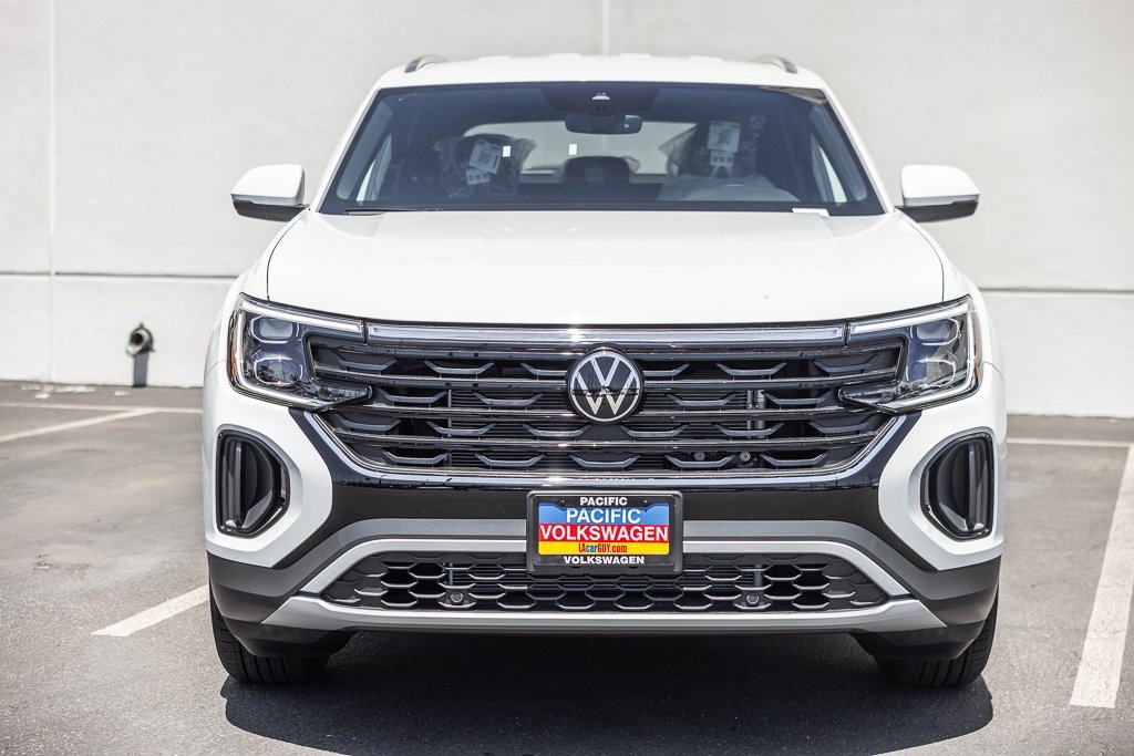 New 2026 Volkswagen Atlas Cross Sport SE image 2