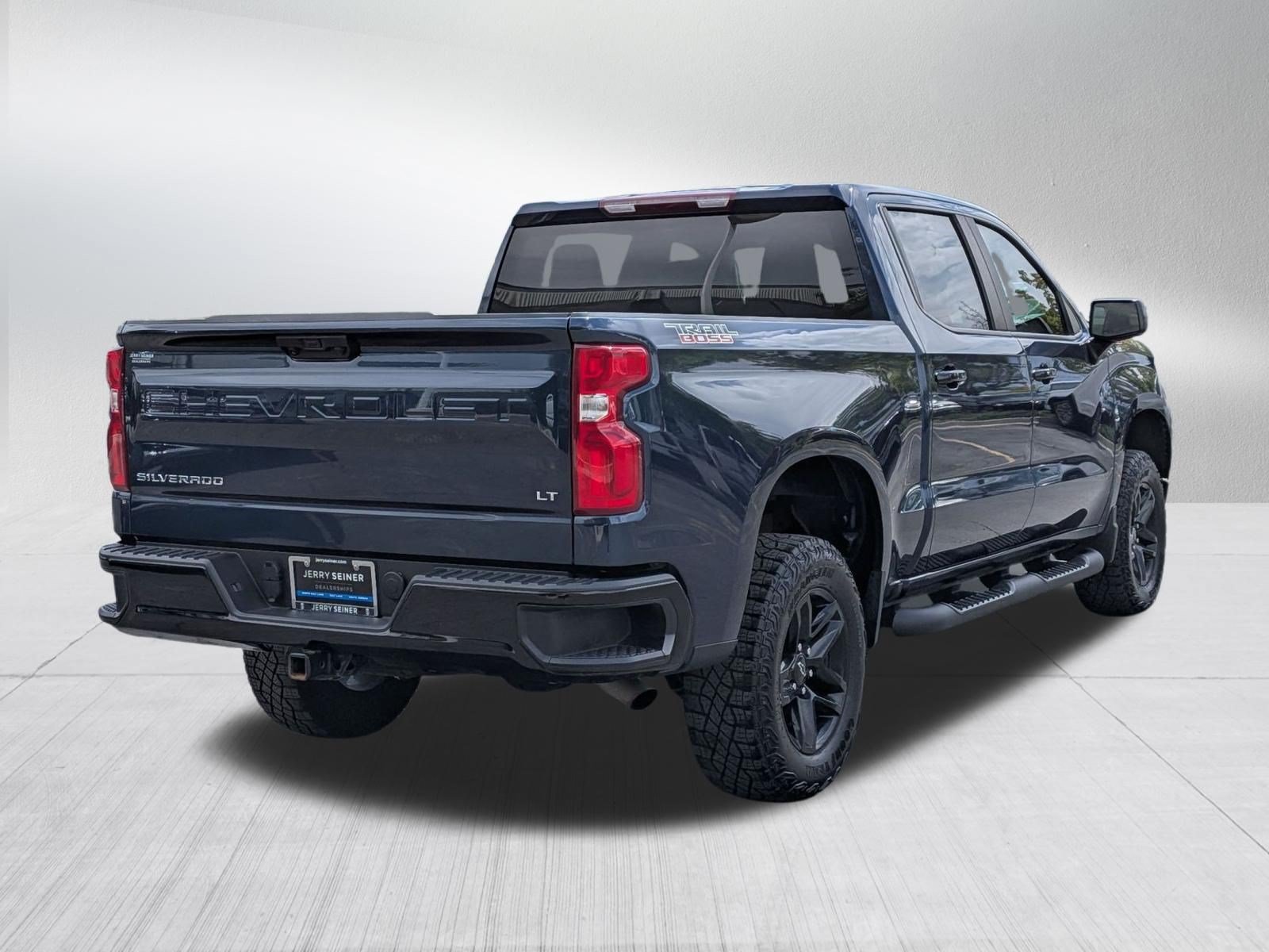 Used 2023 Chevrolet Silverado 1500 LT Trail Boss AWD/4WD image 5