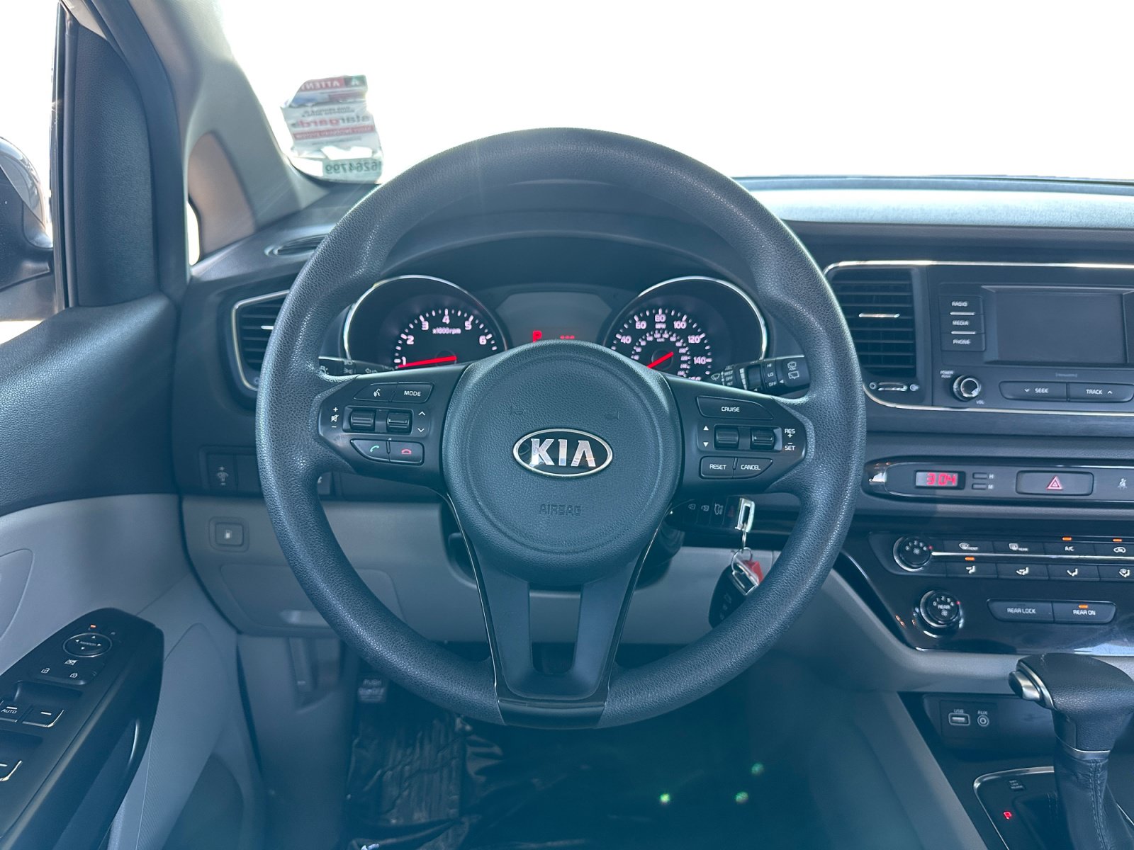 Used 2017 Kia Sedona L FWD image 12