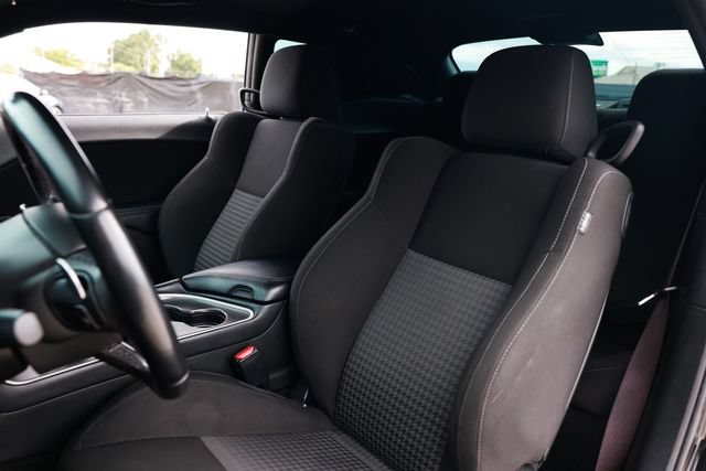 Used 2022 Dodge Challenger R/T RWD image 9