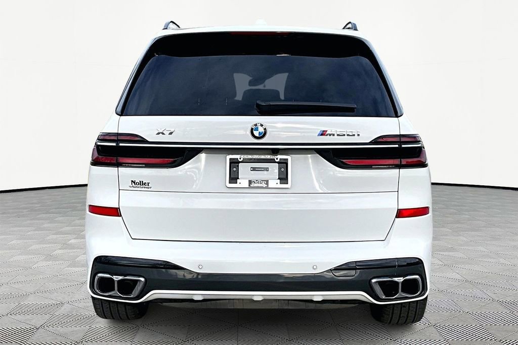 Used 2025 BMW X7 M60i w/ Climate Comfort Package image 4
