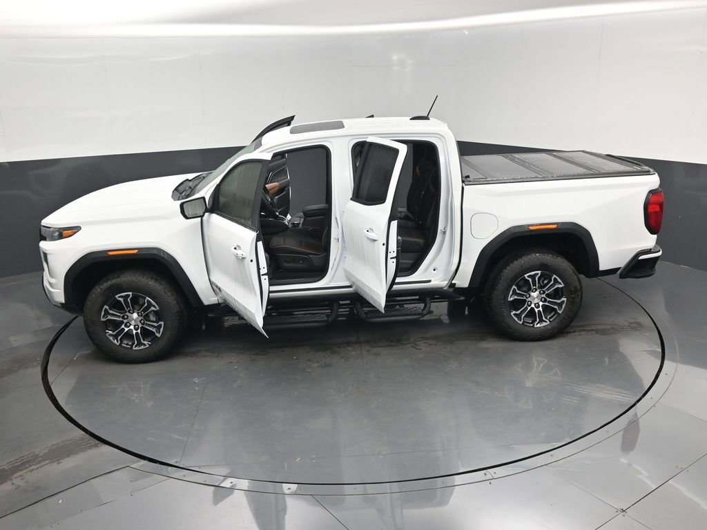 Used 2025 GMC Canyon AT4 w/ Technology Plus Package AWD/4WD image 17
