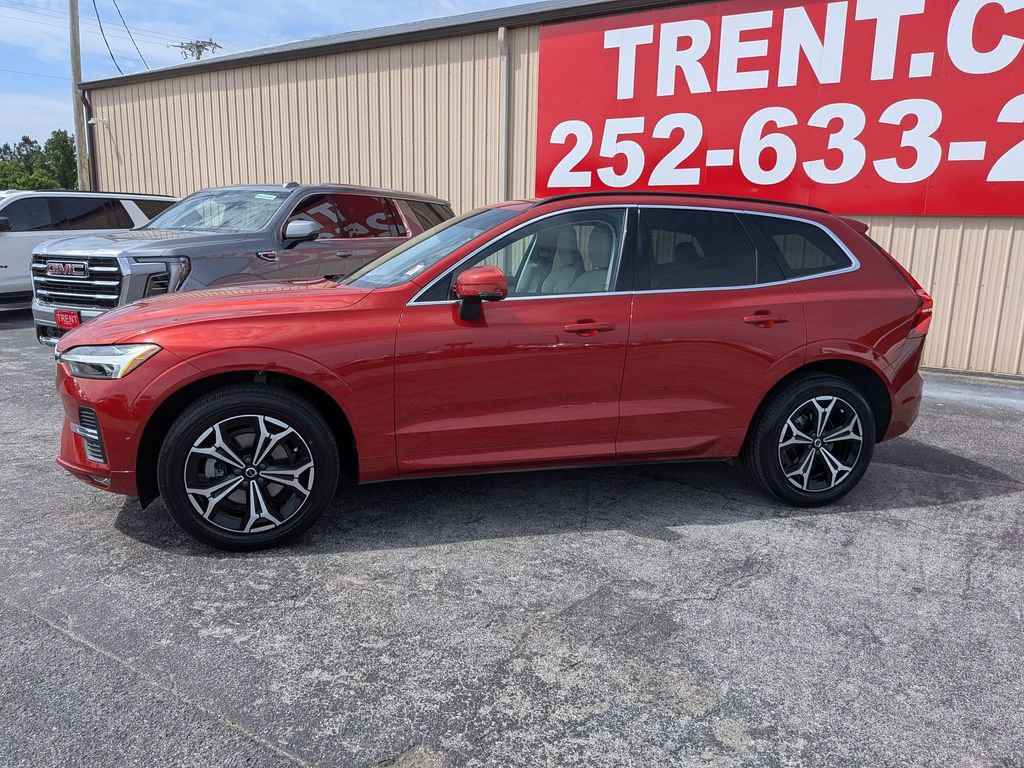 Used 2022 Volvo XC60 B5 Momentum w/ Advanced Package AWD/4WD video 2