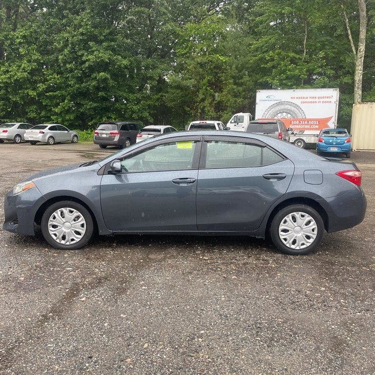 Used 2018 Toyota Corolla LE FWD image 2
