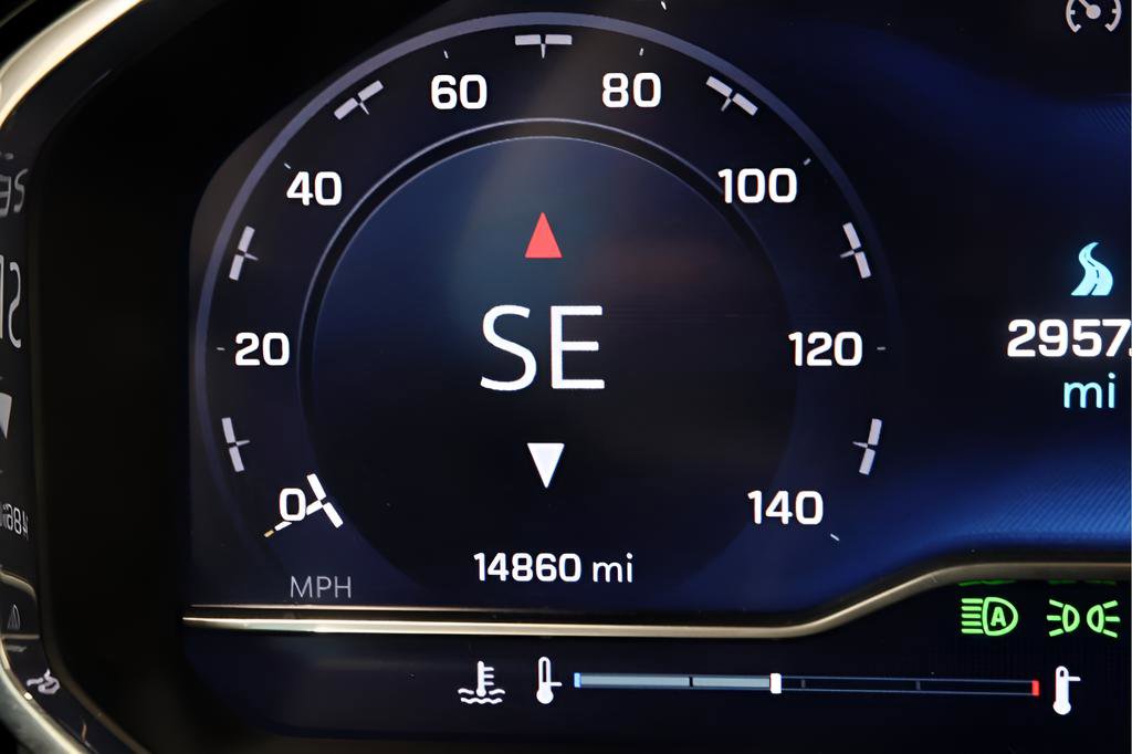 Used 2025 Chevrolet Silverado 2500 LT w/ Convenience Package image 15