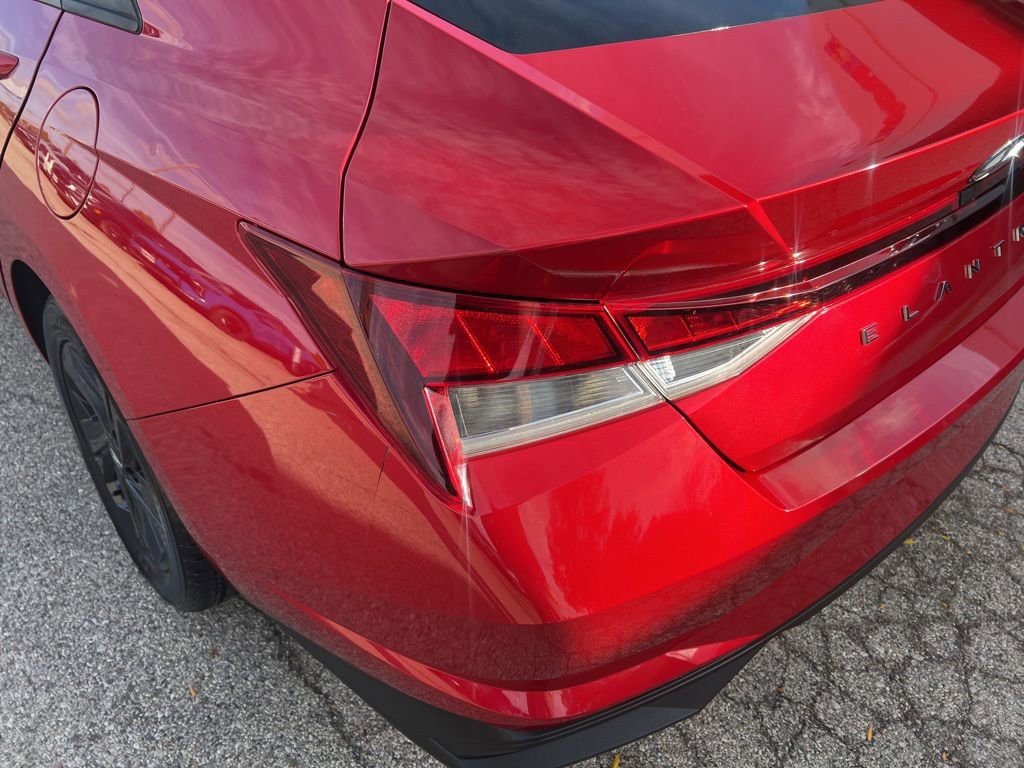 Used 2023 Hyundai Elantra SEL w/ Cargo Package image 30