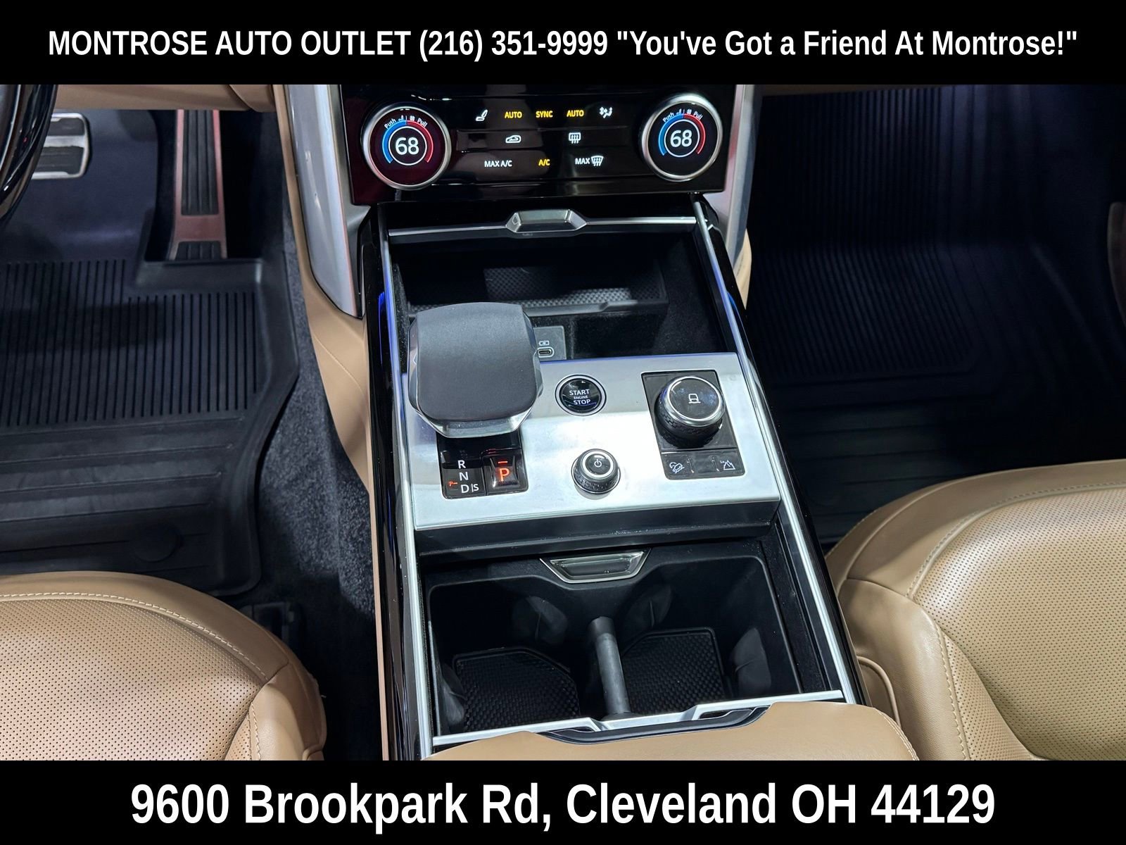 Used 2023 Land Rover Range Rover Long Wheelbase SE image 22