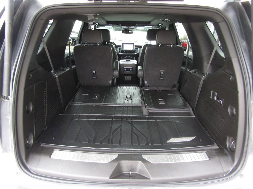 Used 2023 Chevrolet Tahoe Z71 w/ Luxury Package AWD/4WD image 39