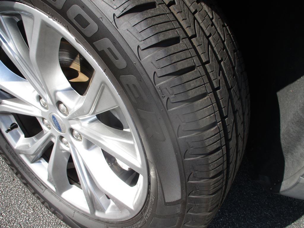 Used 2020 Ford Explorer XLT w/ Equipment Group 202A image 20