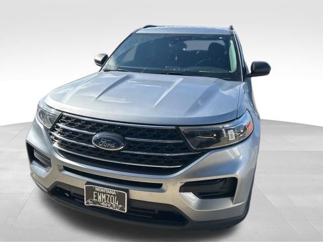 Used 2020 Ford Explorer XLT w/ Comfort Package AWD/4WD image 2