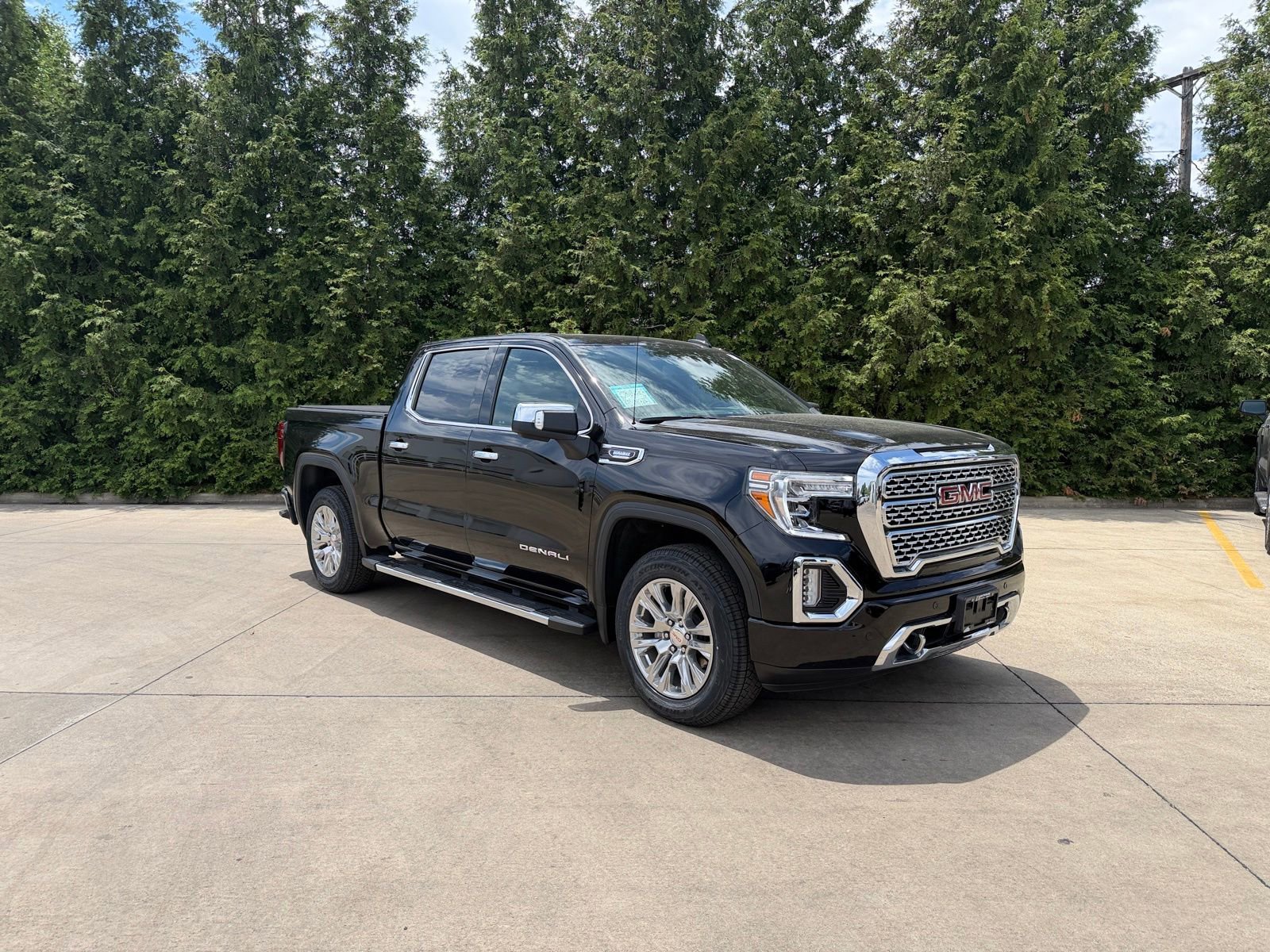 Used 2022 GMC Sierra 1500 Denali w/ Driver Alert Package II AWD/4WD image 1