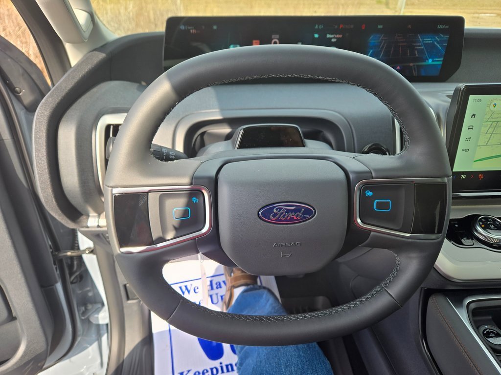 New 2025 Ford Expedition Active image 12