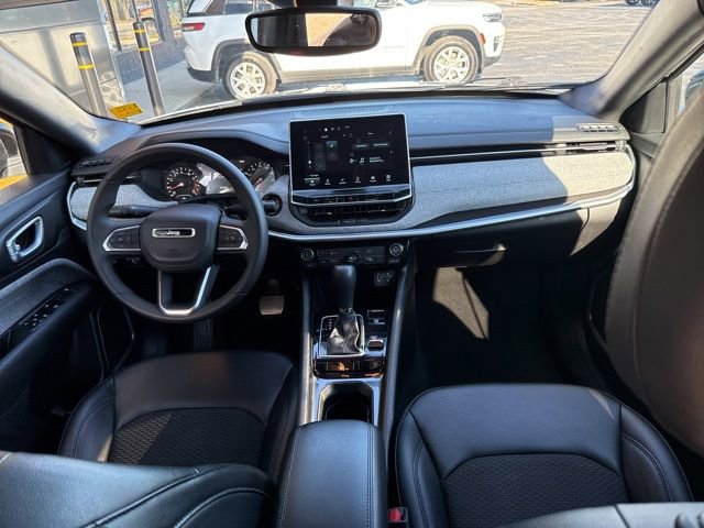Used 2024 Jeep Compass Latitude image 23