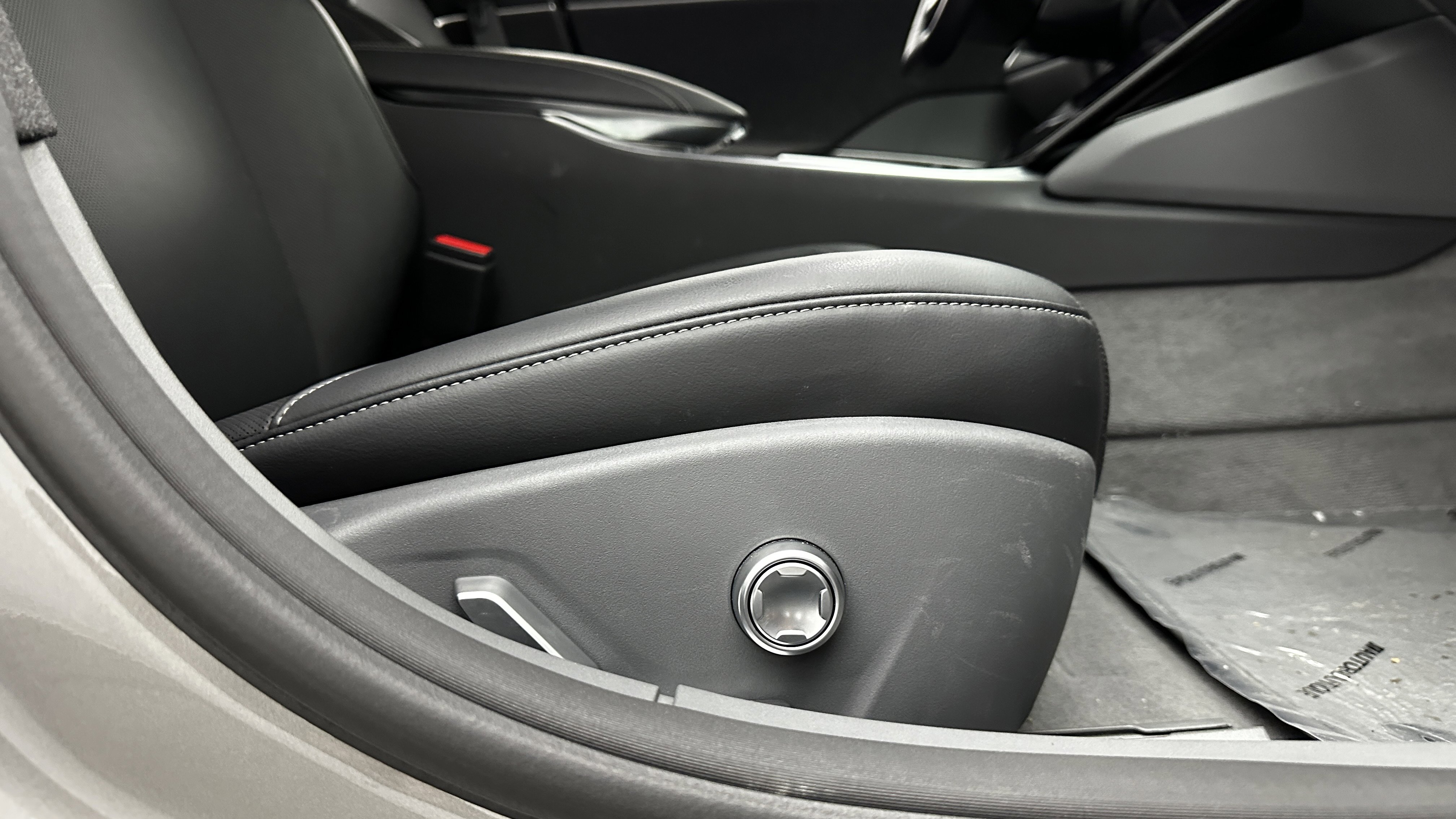 Used 2025 Lucid Air Pure image 34