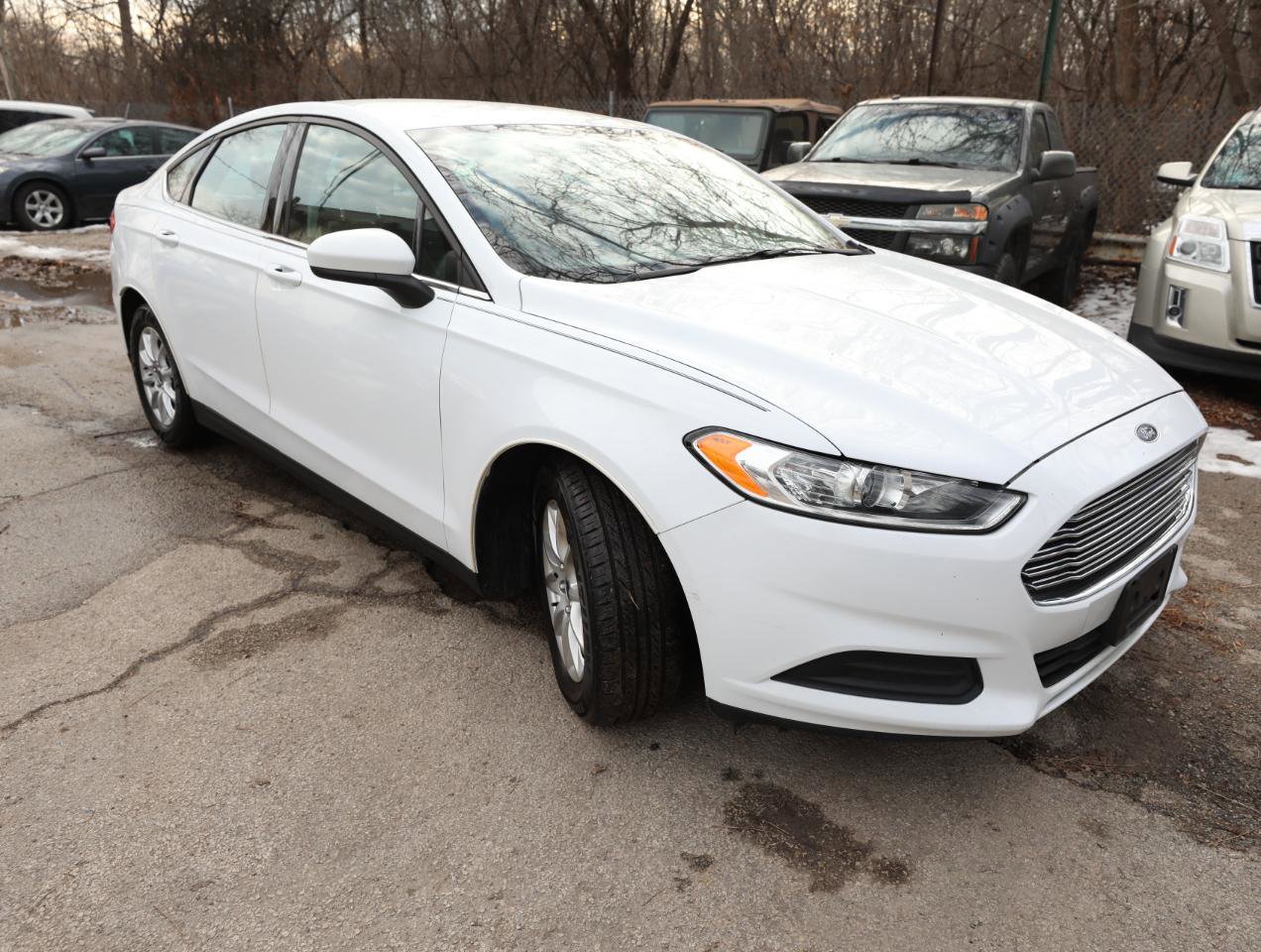 Used 2016 Ford Fusion S FWD image 4