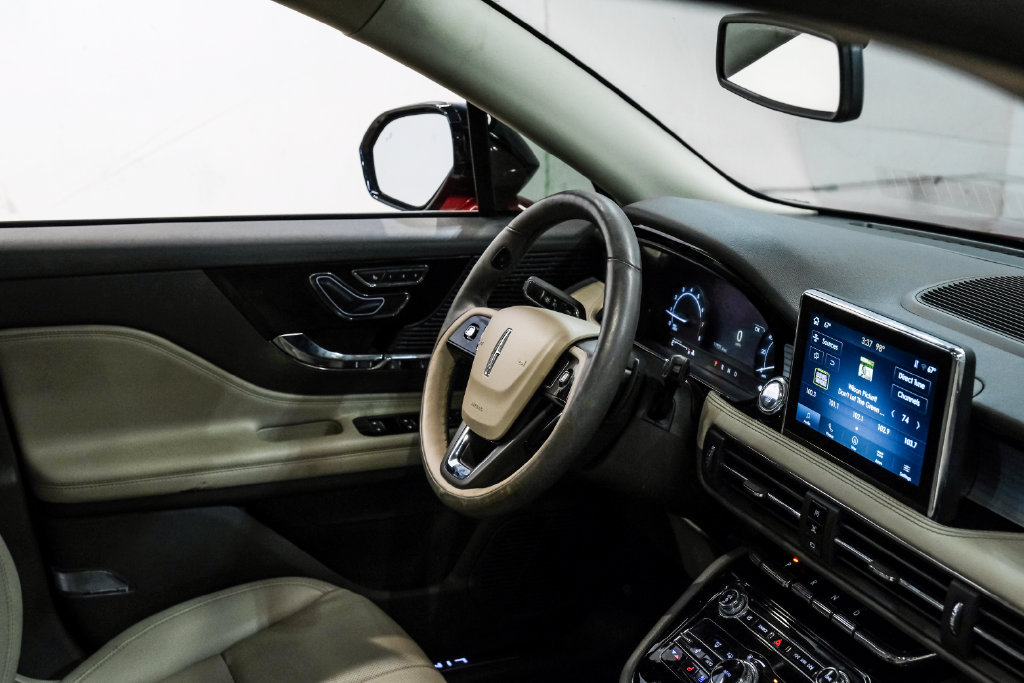 Used 2022 Lincoln Corsair AWD w/ Premium Package image 21