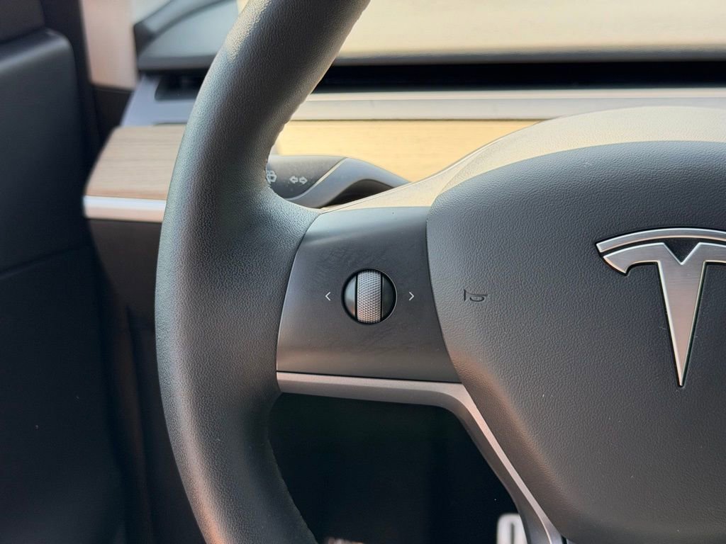 Used 2021 Tesla Model Y Performance image 15