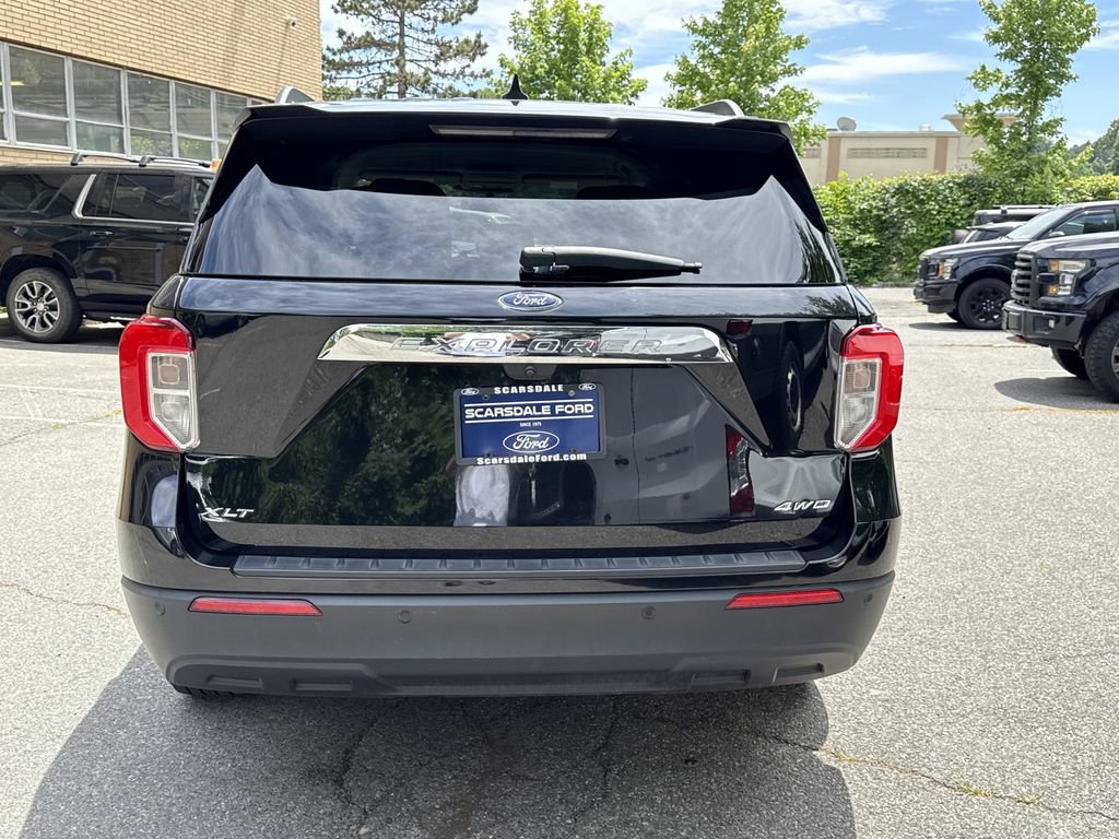 Used 2023 Ford Explorer XLT AWD/4WD image 5
